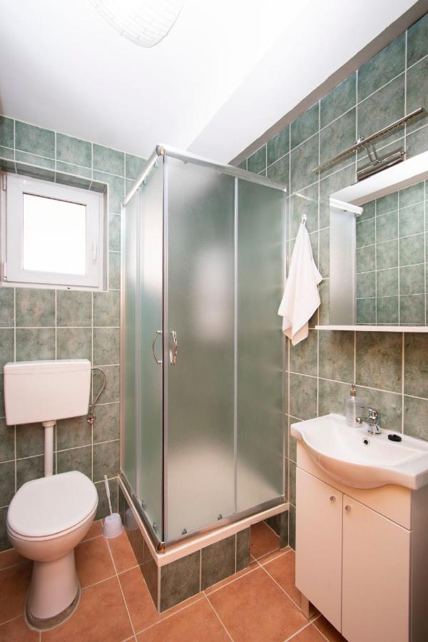 Family Holiday Apartments Lucia Vodice Exterior foto